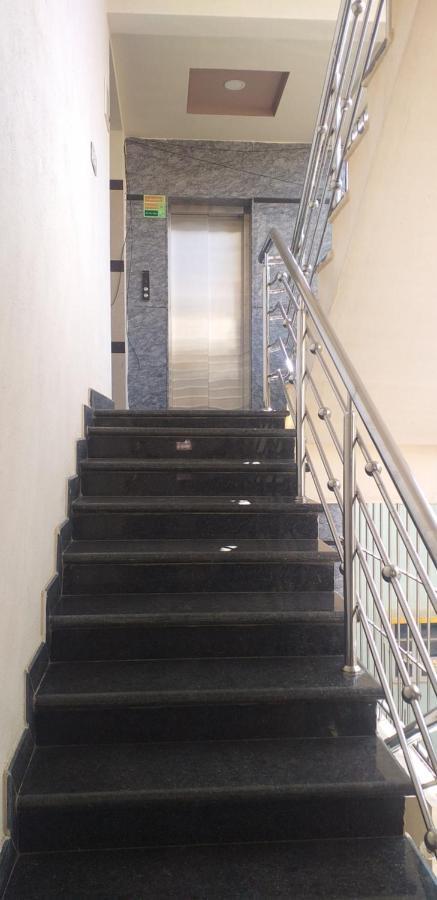 بنغالور Royal Blue Meridian Inn المظهر الخارجي الصورة