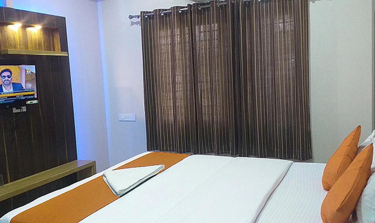 بنغالور Royal Blue Meridian Inn المظهر الخارجي الصورة
