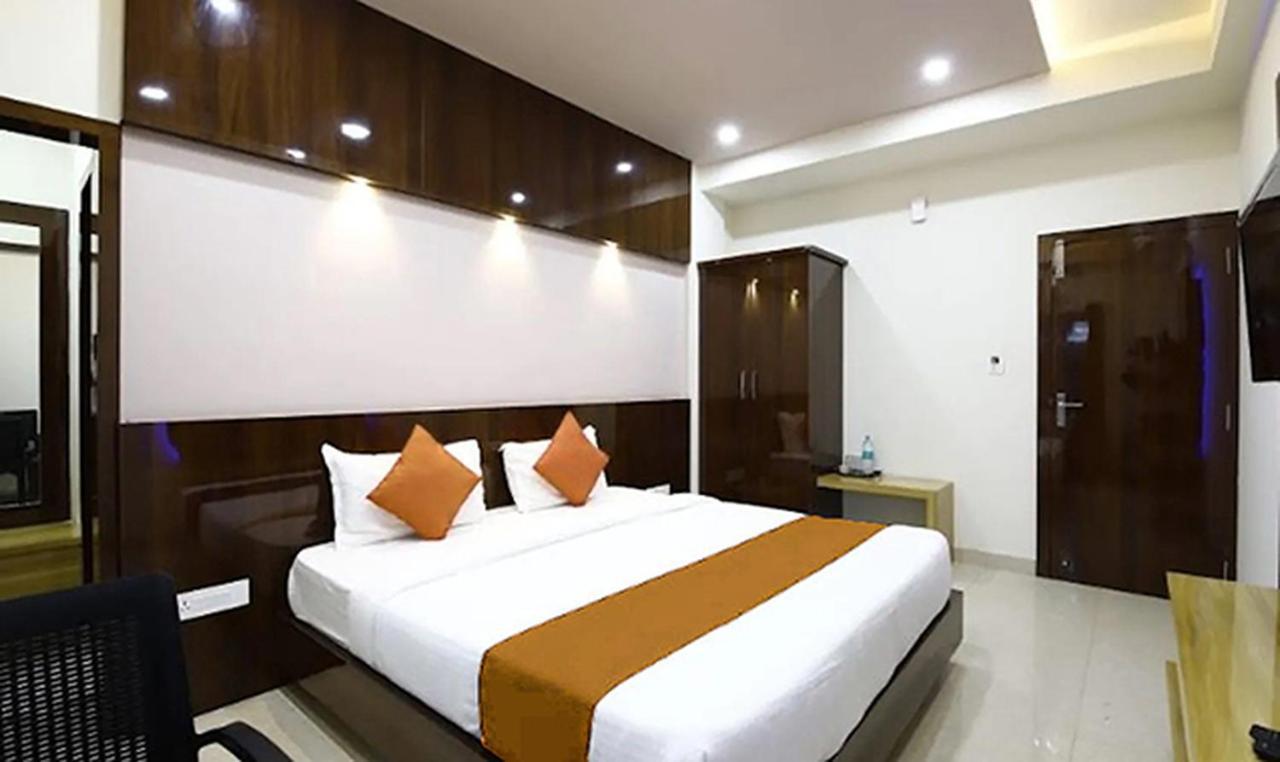 بنغالور Royal Blue Meridian Inn المظهر الخارجي الصورة