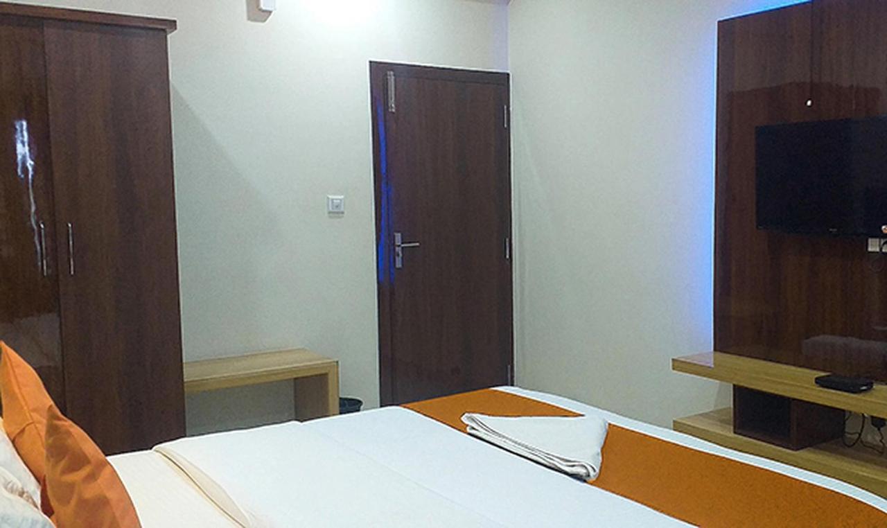 بنغالور Royal Blue Meridian Inn المظهر الخارجي الصورة