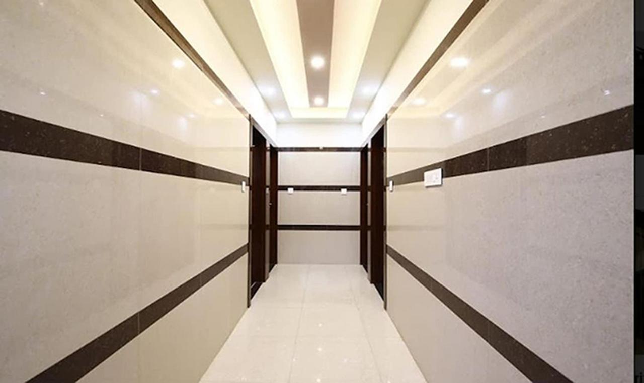 بنغالور Royal Blue Meridian Inn المظهر الخارجي الصورة